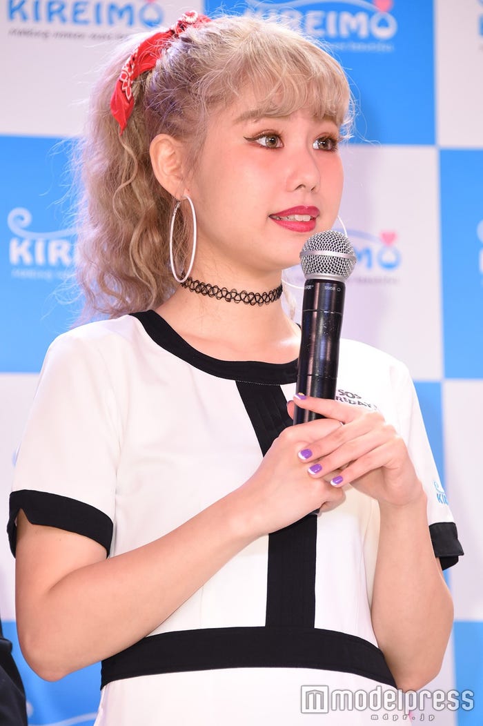 現在のぺこ (C)モデルプレス