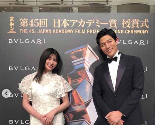 吉川愛&鈴木亮平「メイちゃんの執事」2ショット写真公開に「エモい」「再共演待ってます」の声