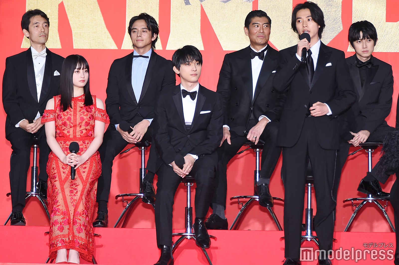 山崎賢人・吉沢亮・橋本環奈らのファンサービスに熱狂 映画