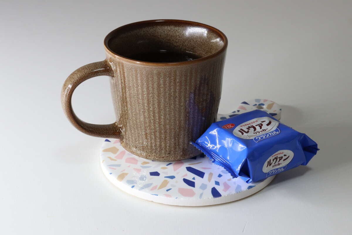 セラミック鍋敷き（取っ手付）　コースターとして