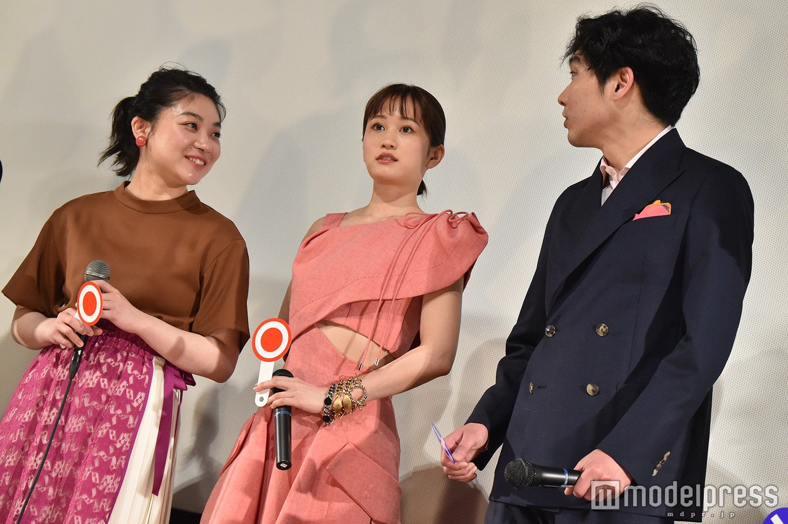 三浦透子、前田敦子、柄本佑 （C）モデルプレス