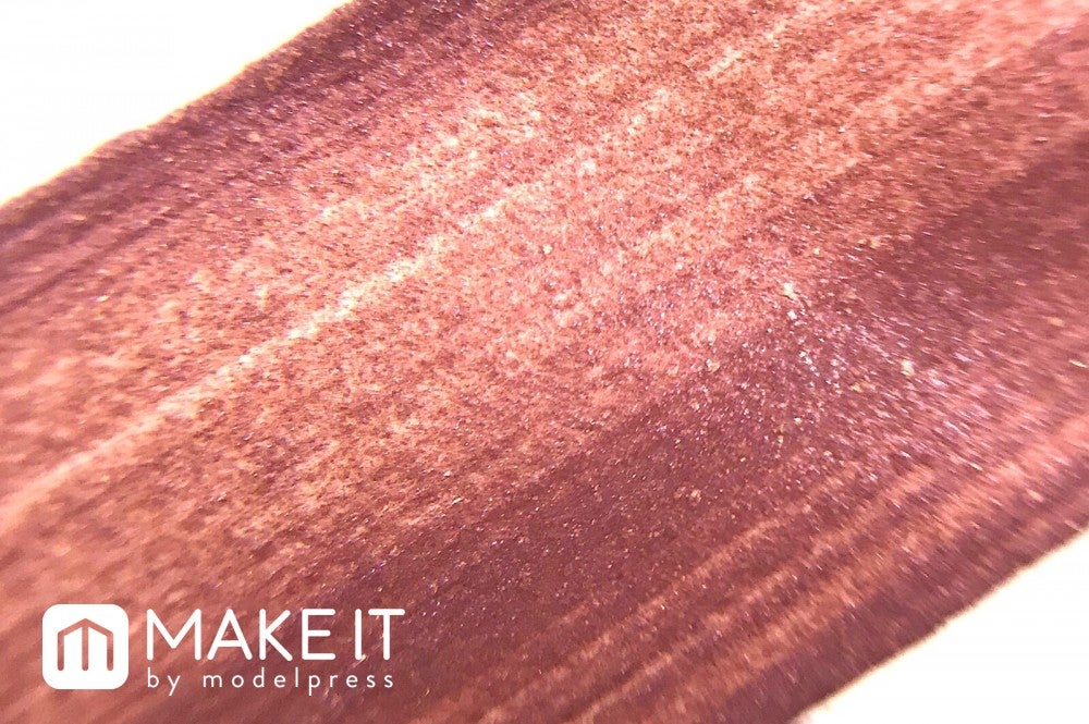 シルバー×レッドのパールがお洒落 (C)メイクイット