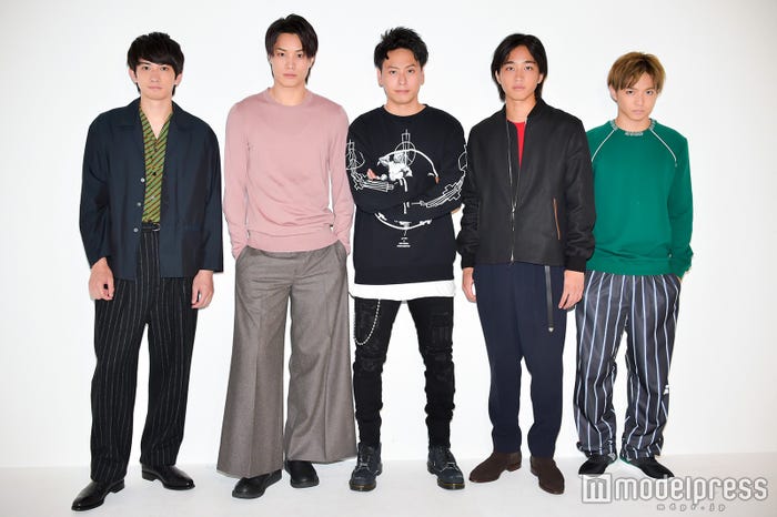 町田啓太、鈴木伸之、山下健二郎、佐藤寛太、佐藤大樹(C)モデルプレス