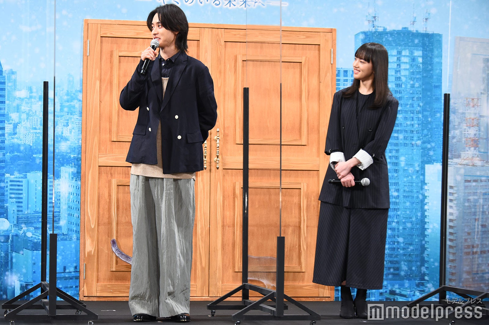 山崎賢人、清原果耶 （C）モデルプレス