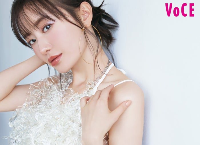 松本まりか「VOCE」初表紙撮影前に“弾丸美容旅” 美へのアプローチ⽅法・インナービューティのための厳選⾷材も披露