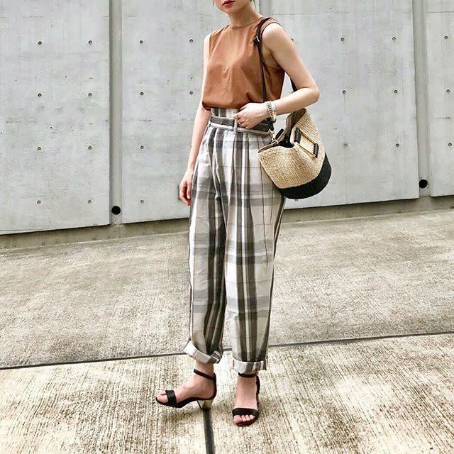 50代がおしゃれに着こなせる Harvesty ハーベスティ のサーカスパンツ 体型カバーも叶うコーデ8選 モデルプレス