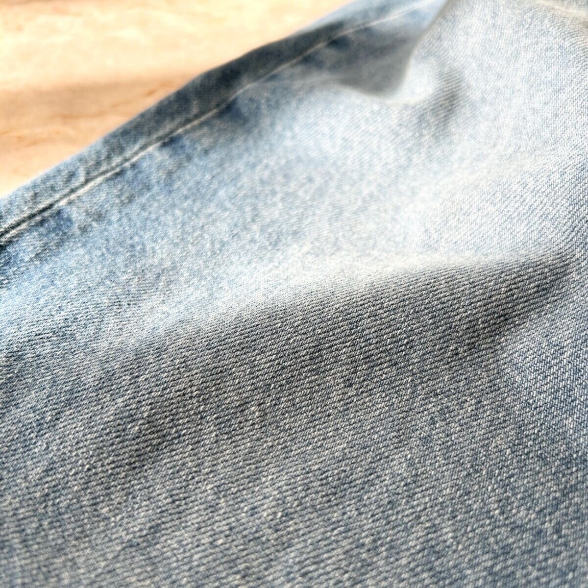 GUバギーフレアジーンズ　ブルーの色味