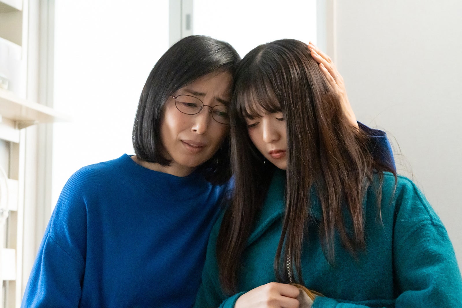 木村多江、齋藤飛鳥（C）ドラマ「マイホームヒーロー」製作委員会・MBS