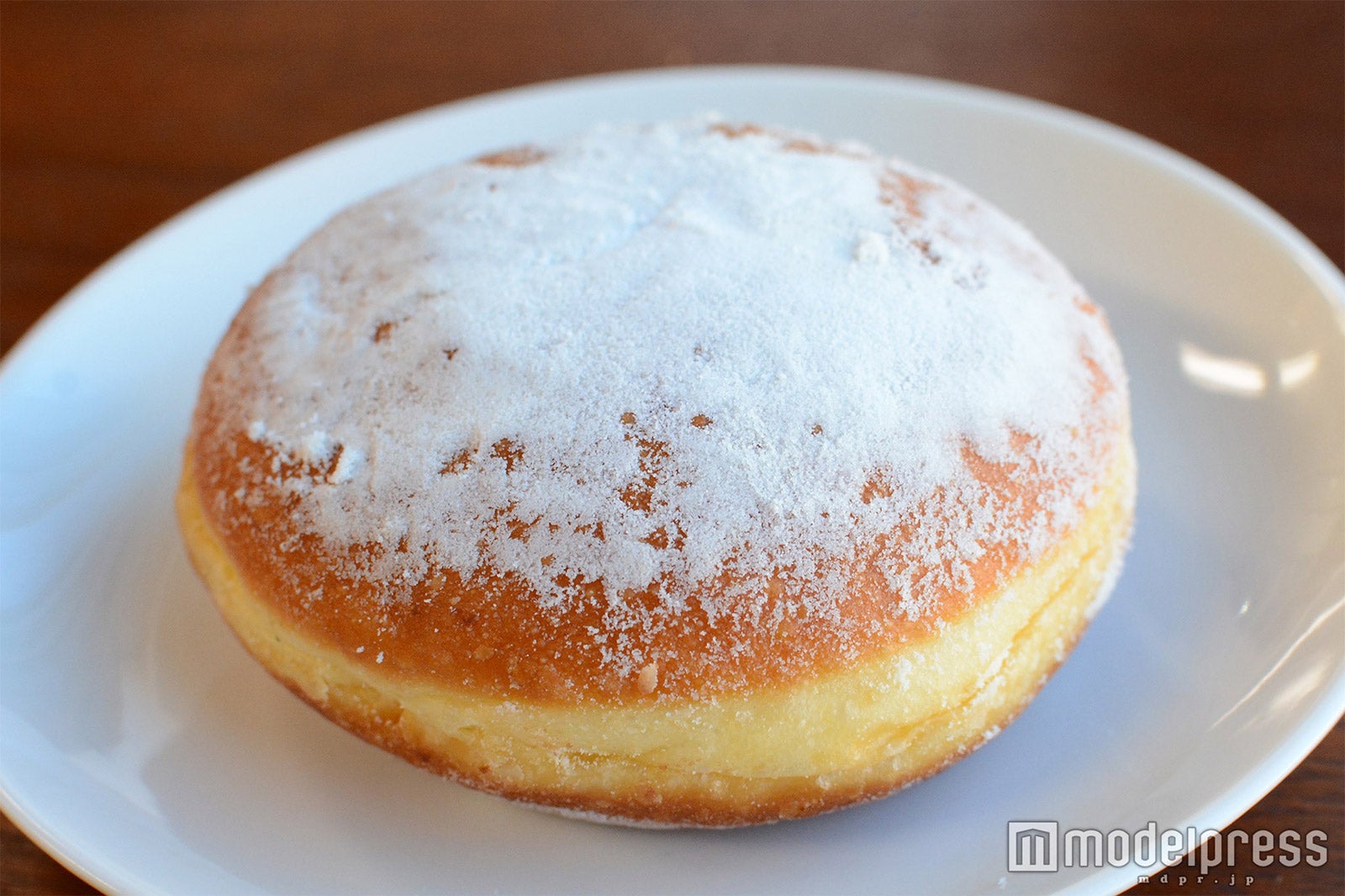 「カスタークリームドーナツ」120円（税込）（C）モデルプレス（商品提供：セブン-イレブン）