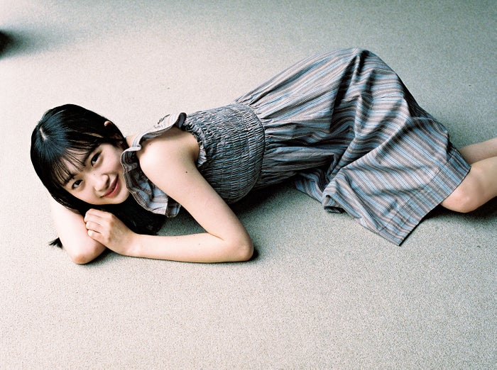 櫻坂46・三期生楽曲でセンターの小島凪紗、ノースリーブワンピからほっそり二の腕のぞかす
