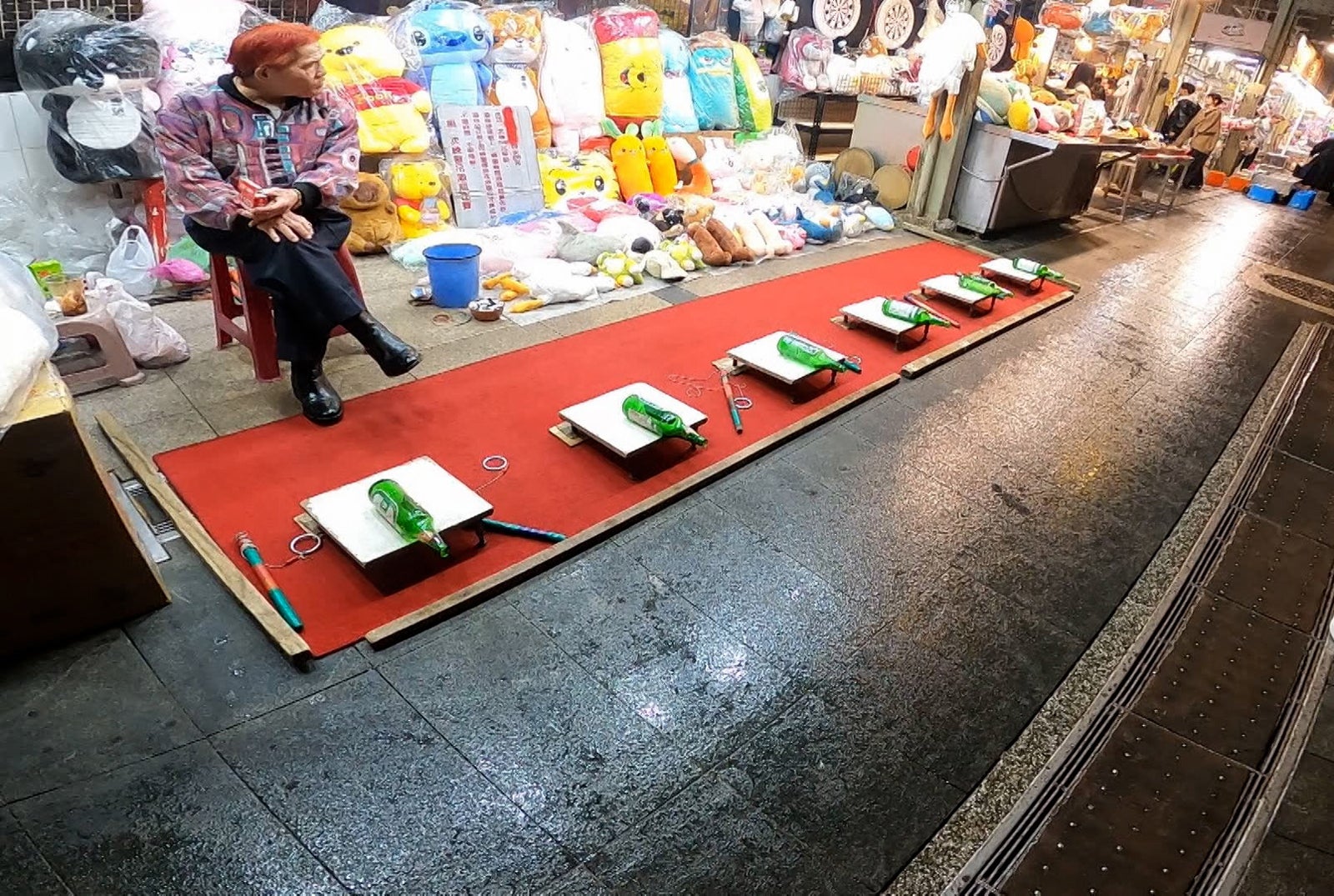 小瀧望が台湾屋台で凸した、瓶釣り（C）ABCテレビ