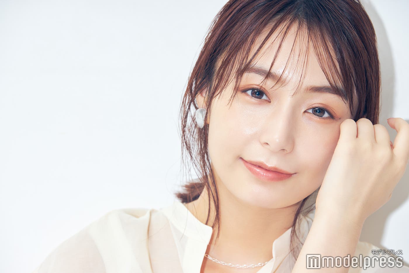 宇垣美里/ミシャ グロウ クッション ライト〈ライトタイプ〉No.21Nを使用(C)モデルプレス