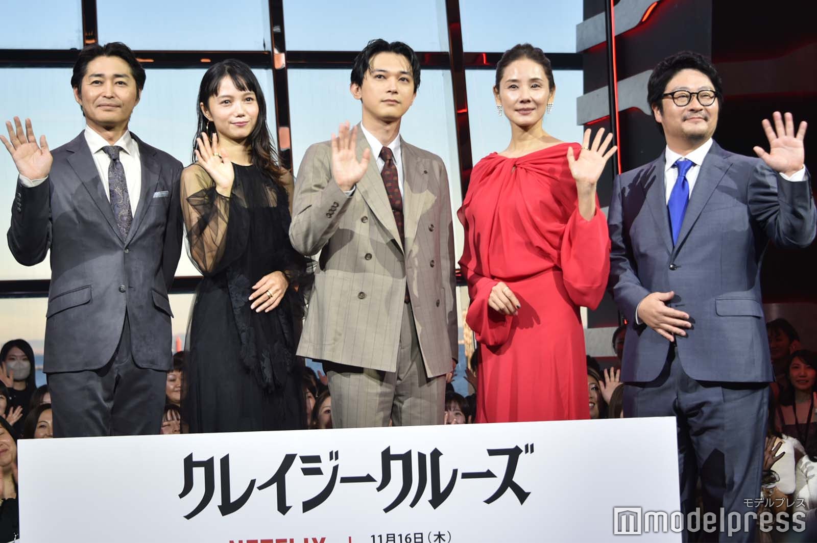 （左から）安田顕、宮崎あおい、吉沢亮、吉田羊、瀧悠輔監督（C）モデルプレス