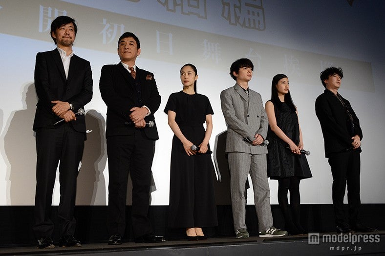 （左から）山崎貴監督、ピエール瀧、深津絵里、染谷将太、橋本愛、新井浩文