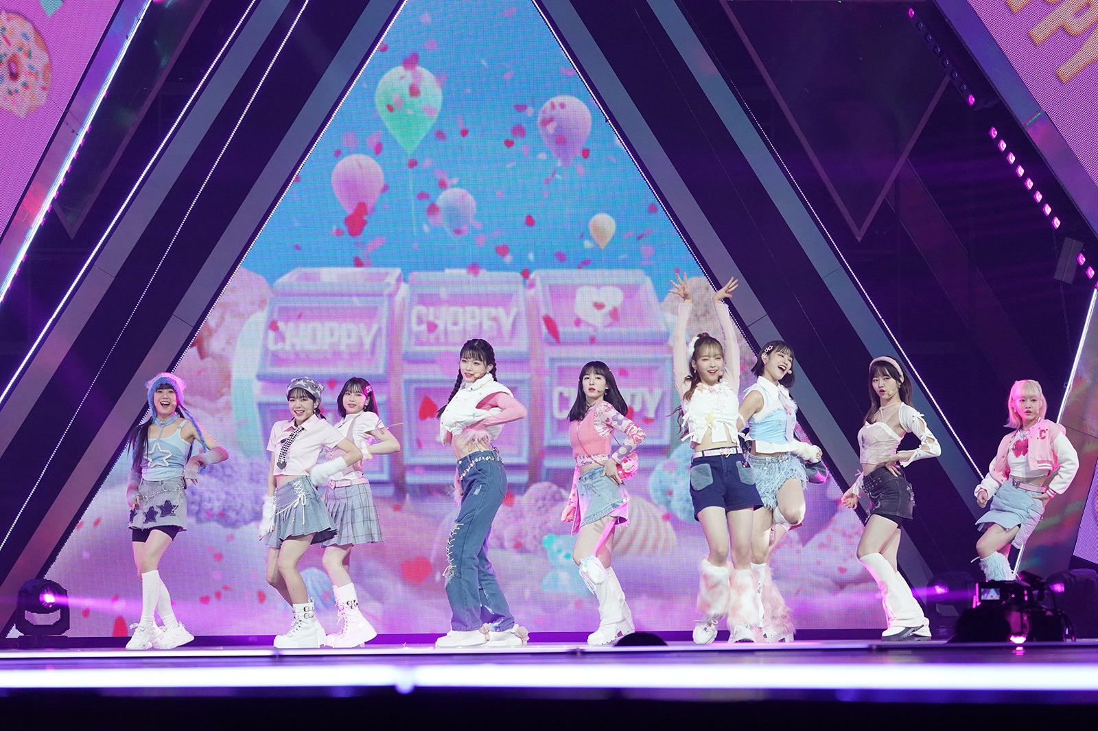 デビュー評価楽曲『CHOPPY CHOPPY』パフォーマンスの様子（C）PRODUCE 101 JAPAN THE GIRLS