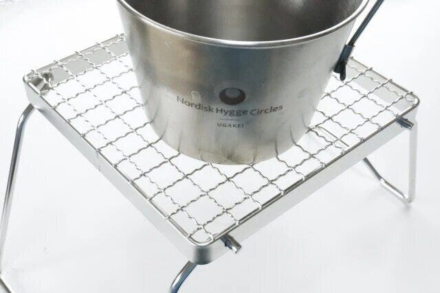 ダイソー 折り畳み五徳(ポーチ付) ダイソー 折り畳み五徳(ポーチ付)