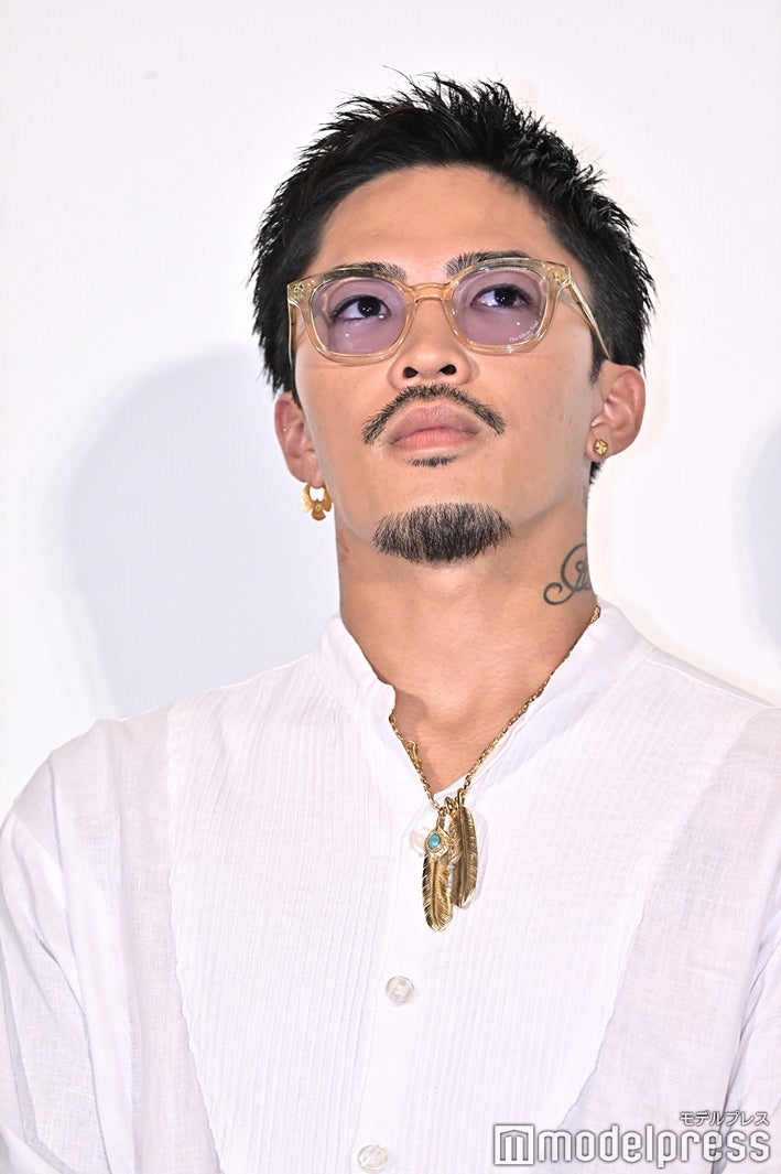 数原龍友　クッション　直筆サイン入り GENERATIONS 数原龍友 直筆サイン - メルカリ