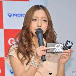 板野友美