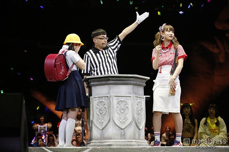 『AKB48グループ じゃんけん大会～拳で勝ち取れ！1／300ソロデビュー争奪戦～』（C）AKS