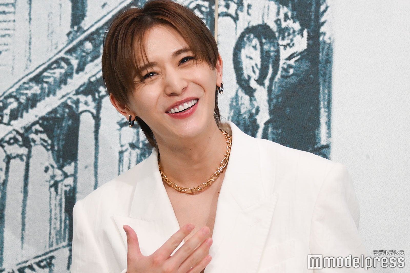 パーティーでは緊張していた山田涼介（C）モデルプレス