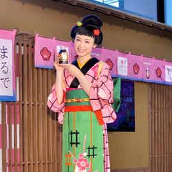 CM同様の和装姿で登場した栗山千明