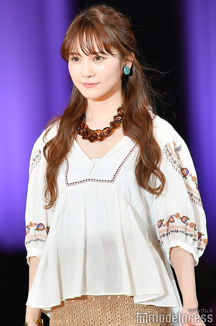 加藤史帆(C)モデルプレス
