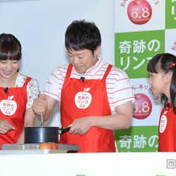 (左から)菅野美穂、阿部サダヲ、畠山紬