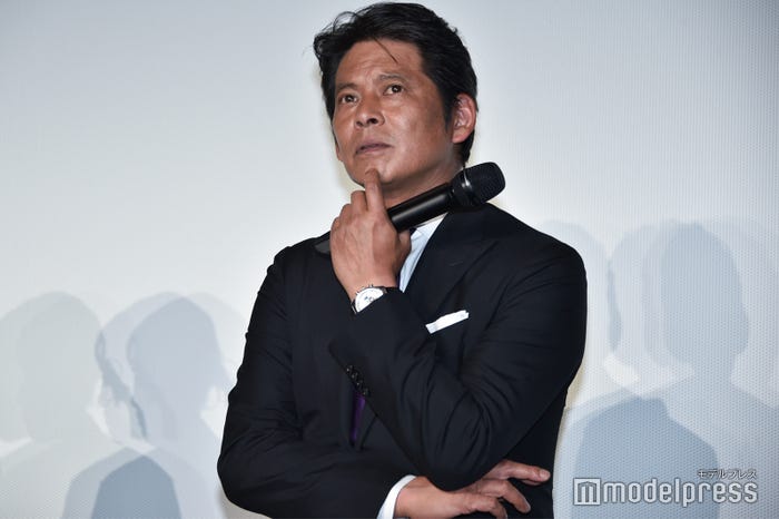 自身の“あだ名”を思い出している織田裕二(C)モデルプレス