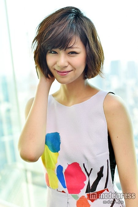 モデルプレスのインタビューに応じた西内まりや