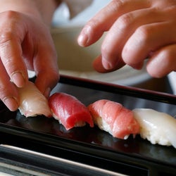 トロや親子丼の「発祥のお店」、どこだか知ってる? 貴重な元祖の味が食べられる、日本の老舗4軒