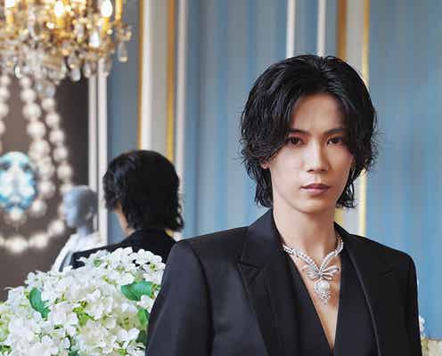 Number_i神宮寺勇太、海外イベント初参加 胸元にミキモト新作ハイジュエリー纏う