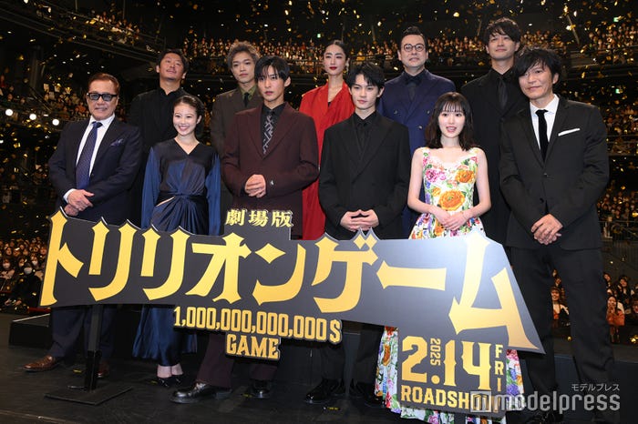 (後列左から)村尾嘉昭監督、原嘉孝、シシド・カフカ、鈴木浩介、竹財輝之助(前列左から)石橋凌、今田美桜、目黒蓮、佐野勇斗福本莉子、田辺誠一(C)モデルプレス