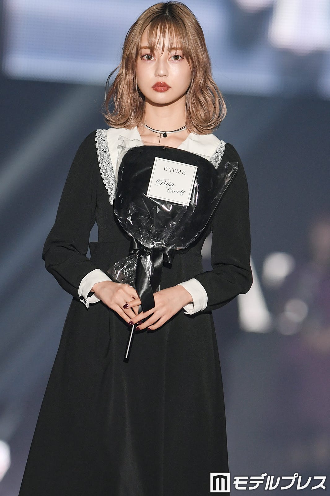 中村里砂、ハワイでお洒落すぎる水着姿「可愛いの極み」「透明感凄い」と反響