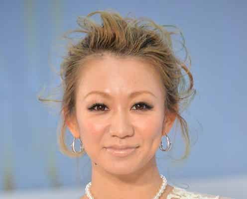 倖田來未、SEXYドレスで美ボディ披露 サプライズに「本当に幸せ」