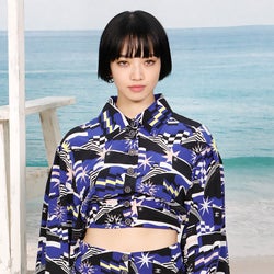 小松菜奈 腹筋出しルックでパリ降臨 Blackpinkジェニーとレアな2ショットも 小松菜奈fans 小松菜奈 腹筋出しルックでパリ降臨 Blackpinkジェニーとレアな2ショットも 小松菜奈fans