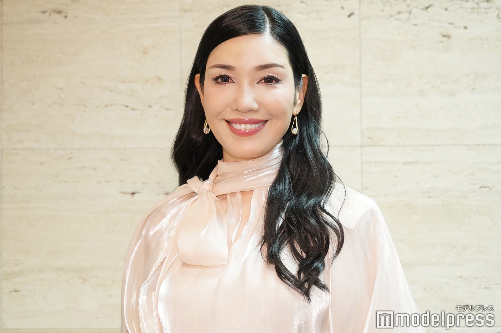 モデルプレスのインタビューに応じたアンミカ（C）モデルプレス