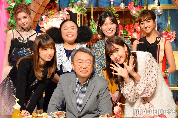 (前列左から)小倉優子、池上彰、藤田ニコル(後列左から)瑛茉ジャスミン、江上敬子(ニッチェ)、誠子(尼神インター)、堀田茜(C)モデルプレス