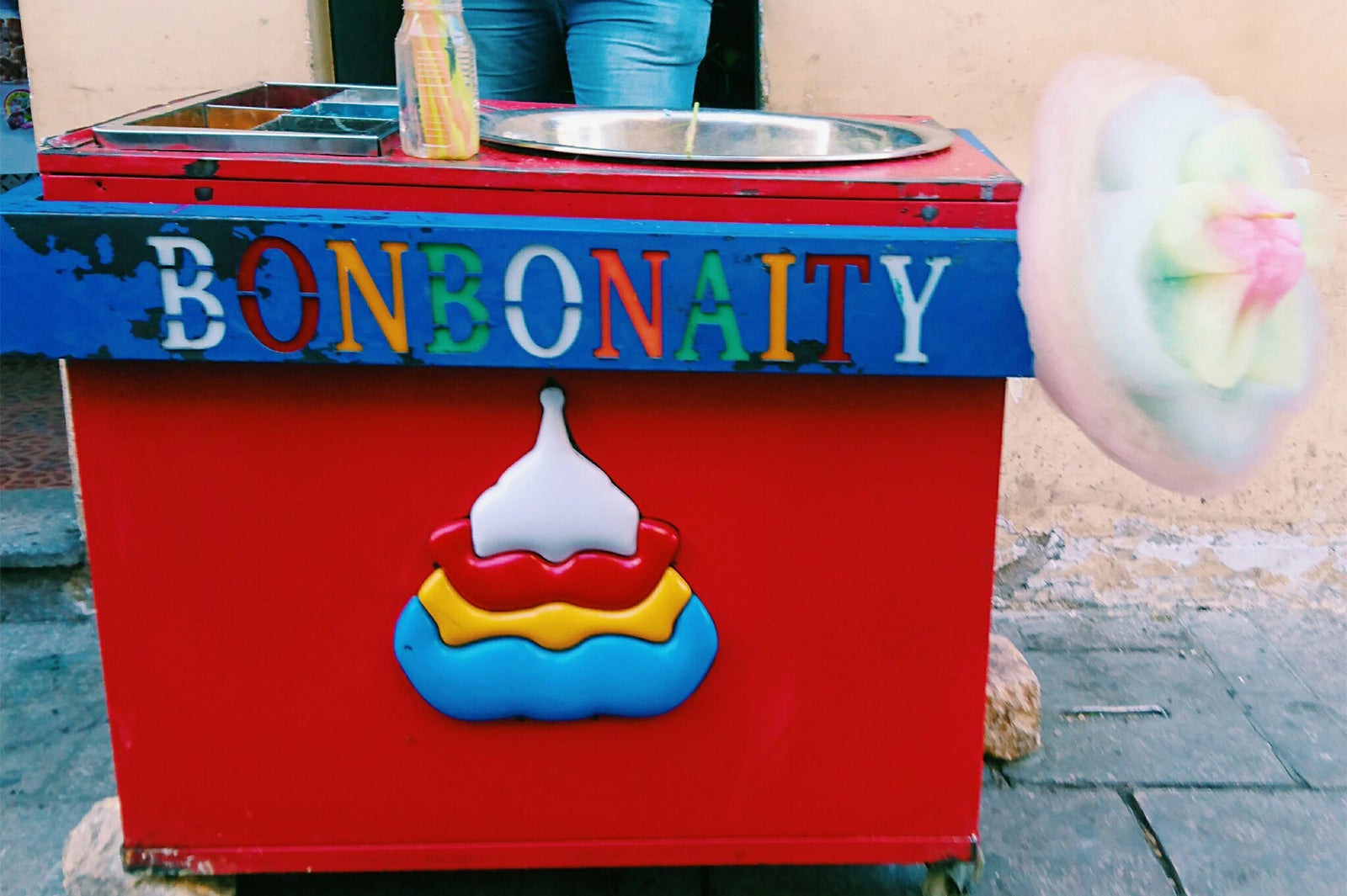 大きな綿菓子屋／画像提供：所属事務所