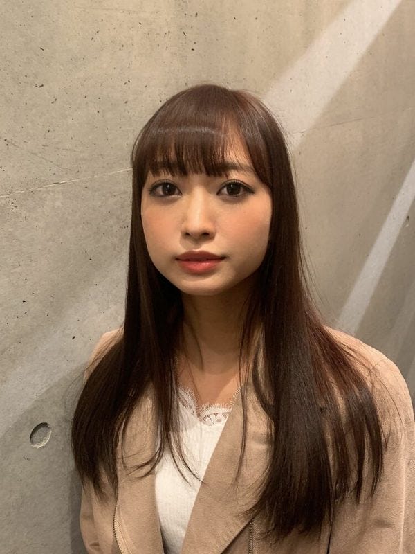 40代だからこそ似合うストレートのロングヘア集 悩み解決のおしゃれな髪型 モデルプレス