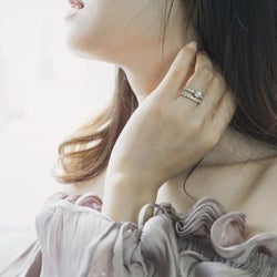 つける指によって効果が変わる!恋愛運や金運があがる指輪のつけ方