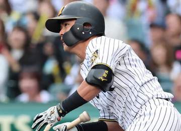 阪神 まさかの幕切れに甲子園どよめく 左飛でゲームセットが痛恨落球→素早い次善の処理で打者走者を一塁タッチアウト 2点差逃げ切る