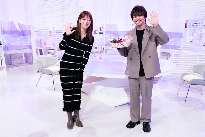 本田翼、三浦大知(C)NHK