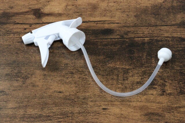 110円 ダイソー逆さで使えるスプレーヘッド110円