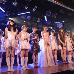 22日に東京・秋葉原のAKB48劇場で行われた篠田麻里子の卒業公演（C）AKS
