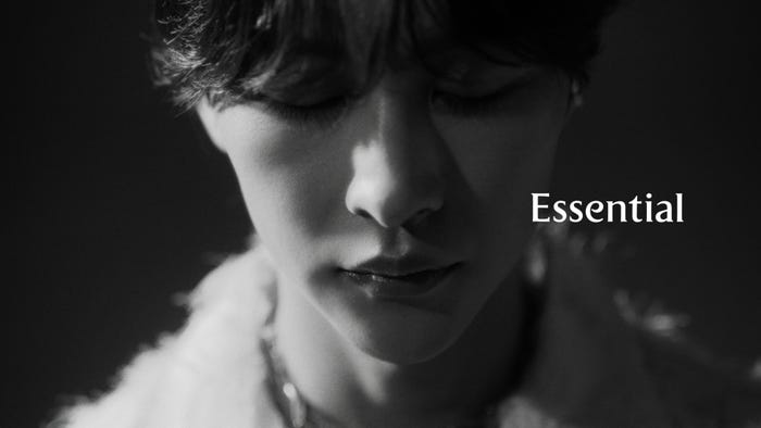 新Web CM「ROIROM 新たなデビュー」篇より(提供写真)