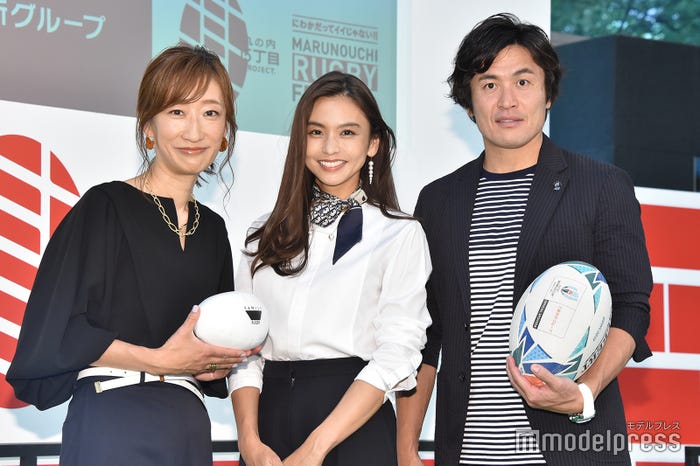 (左から)今尾朝子編集長、滝沢眞規子、大畑大介氏(C)モデルプレス