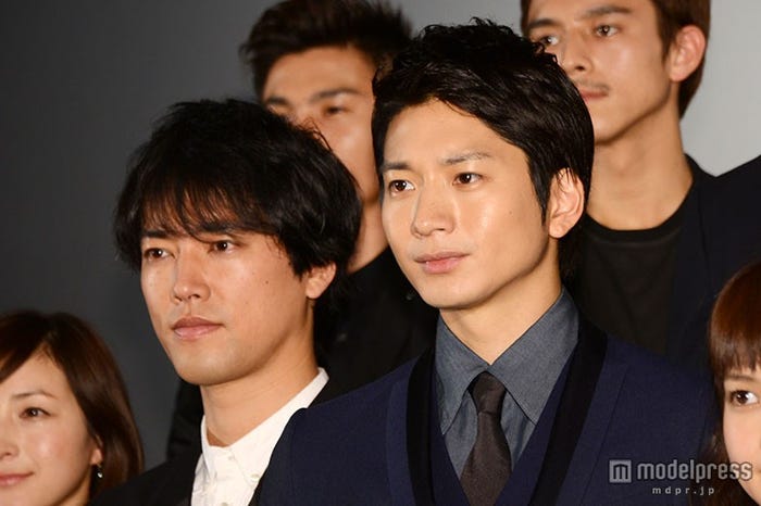 (左から)桐谷健太、向井理