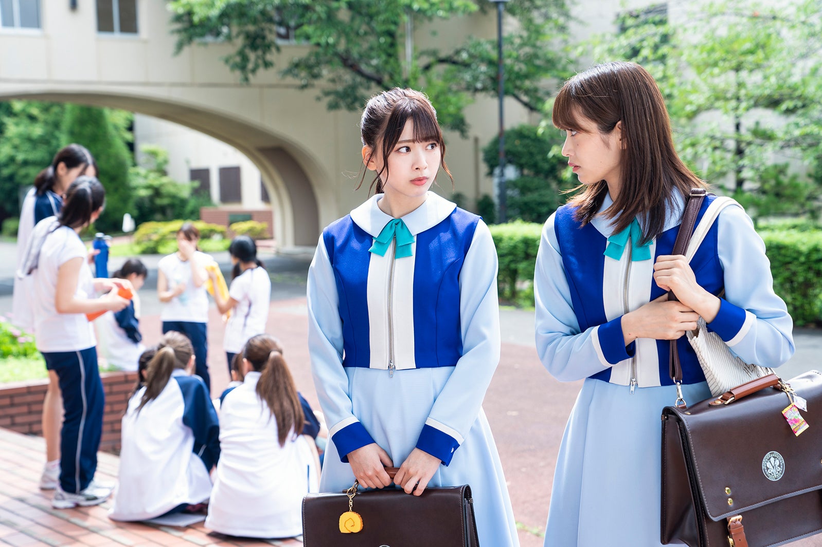 富田鈴花、佐々木久美／「DASADA」第4話より（C）「DASADA」製作委員会 