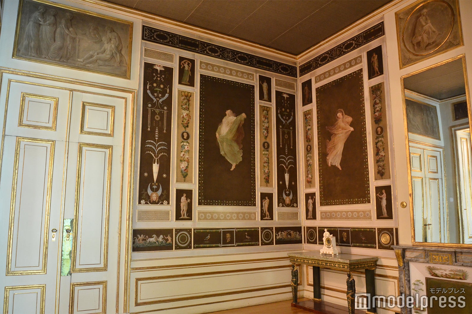 （C）モデルプレス