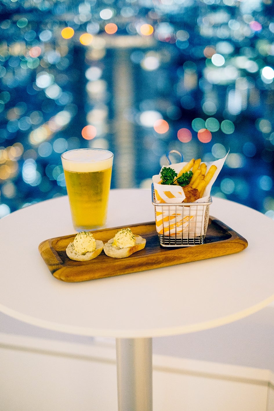 「空よいBar」で夜景＆花火に乾杯！アフター6は海抜251mの展望スポットへ